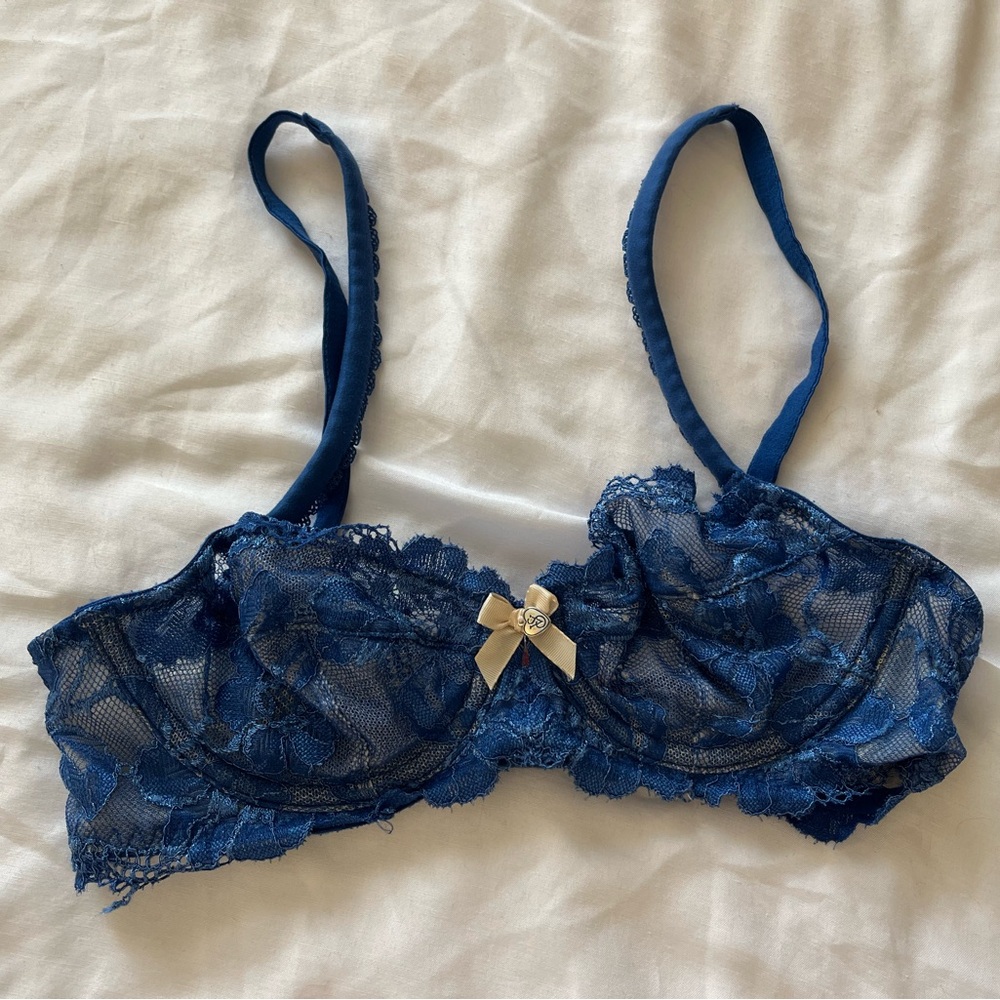 Victorias Secret Body by Victoria Blue Cobalt Pushup Lace Bra 32A